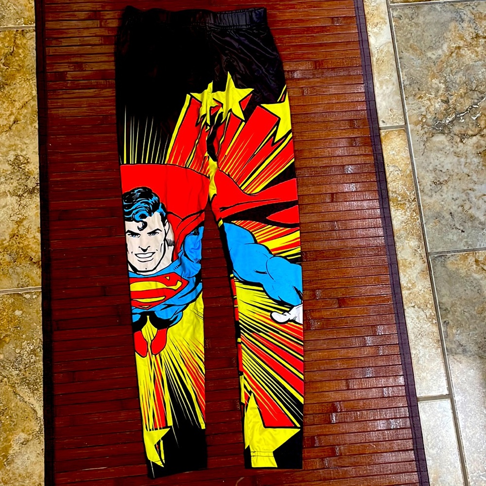 Womens 24’ inseam Superman leggings pant XS